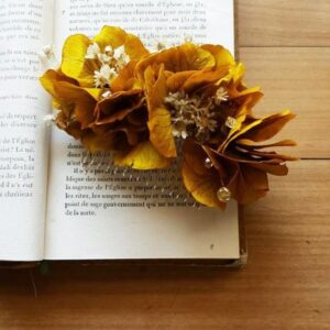 Peigne fleurs hortensia jaune et perles