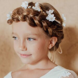 Couronne de fleurs fille Jade Les Petits Inclassables pour un petit look bohème pour un mariage, une fête ou autre cérémonie. Dispo boutique Paris