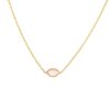Collier plaqué or orné d'une pierre ovale calcédoine rose. Bijou bohème chic petits prix. Acheter dans notre boutique à Paris et en ligne