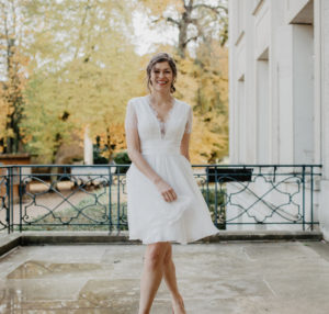 Robe de mariée courte Mila. Robe mariée civile blanche pour la mairie ou soirée. Acheter boutique Paris et en ligne à moins de 500€