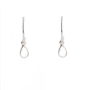 Boucles d'oreille petits anneaux avec pendentif pierre de lune. Bijou bohème chic à petit prix. Disponible dans notre boutique à Paris et en ligne