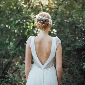 Accessoire de cheveux Peigne Daphné. Accessoires mariée pour coiffure bohème. Bijou de tête fleurs. Acheter en ligne et boutique Paris