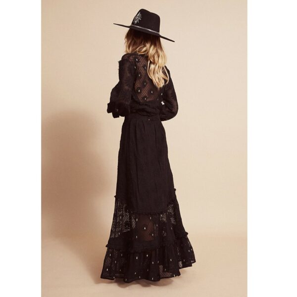 Amenapih Jupe longue noire en dentelle Indicia. Jupe bohème et cowboy à la fois pour femme stylée look automne hiver. Acheter boutique Paris et en ligne