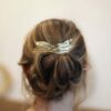 Peigne pour cheveux à décor de feuilles dorées. Accessoire de cheveux doré et stylé pour mariage ou quotidien. Acheter boutique Paris et eshop