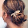 Petite barrette pour cheveux à décor de feuilles dorées. Accessoire de cheveux doré et stylé pour mariage ou quotidien. Acheter boutique Paris et eshop