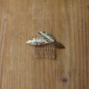 Petit peigne pour cheveux à décor de feuilles dorées. Accessoire de cheveux doré et stylé pour mariage ou quotidien. Acheter boutique Paris et eshop