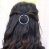 Barrette cheveux clip ronde métallisée. Accessoire de cheveux barrette dorée ou argent. Bijou de tête mariage ou quotidien. Acheter boutique Paris et online
