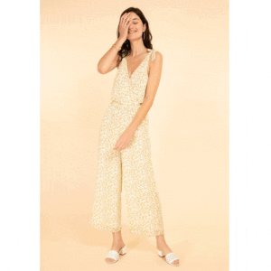 Combinaison pantalon ivoire petites fleurs jaunesTenue témoin mariée couleur pastel pas chère. Acheter boutique mariage Paris et en ligne