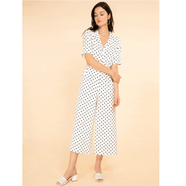 Combinaison Phoenix pantalon blanche à pois noirs. Tenue blanche pantalon mariage cérémonie civile pas chère. Acheter boutique Paris et en ligne