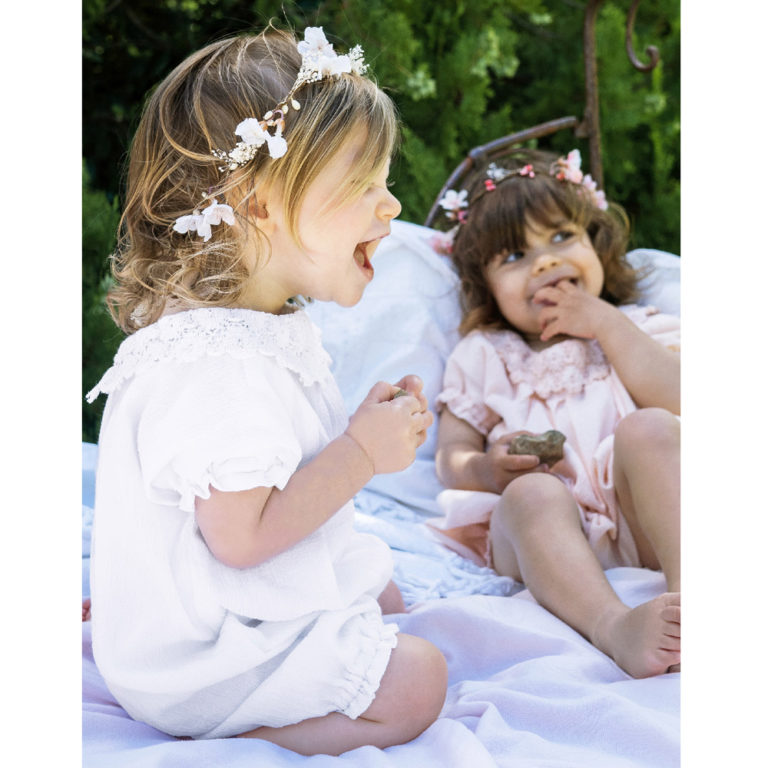 Barboteuse Fille Charlie Les Petits Inclassables style bohème chic pour baptême, mariage, communion. Boutique tenues de cérémonie enfant Paris