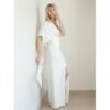 By Romance - Robe de mariée kimono Harriet. Robe longue blanche tendance. Tenue de mariage ensemble stylé. Acheter boutique Paris et en ligne