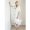 By Romance - Robe de mariée kimono Harriet. Robe longue blanche tendance. Tenue de mariage ensemble stylé. Acheter boutique Paris et en ligne
