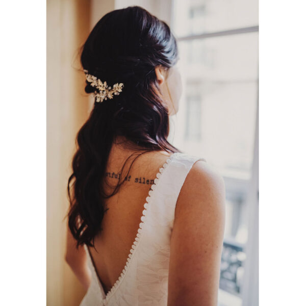 Robe de mariée longue Camille Bo'M collection 2021. Robe bohème chic dentelle. Essayer RDV robe de mariée boutique mariage à Paris 11ème