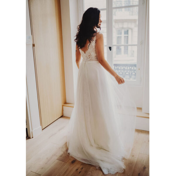 Robe de mariée longue Cassandre Bo'M collection 2021. Essayer RDV boutique mariage à Paris 11ème. Robe dentelle et tulle bohème