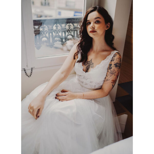 Robe de mariée longue Cassandre Bo'M collection 2021. Essayer RDV boutique mariage à Paris 11ème. Robe dentelle et tulle bohème