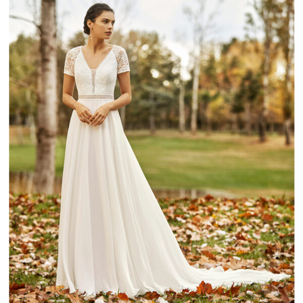 Robe de mariée bohème Obrizo collection Alma 2021. robe de mariée dentelle et dos nu fluide. Essayer boutique mariage paris
