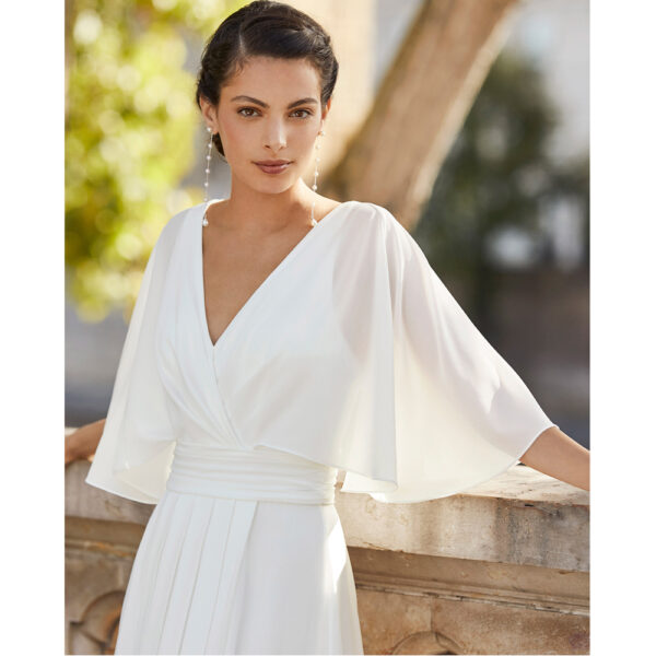Robe de mariée fluide Wagner collection Alma 2021. robe de mariée cache coeur et dos nu fluide et simple. Essayer boutique mariage paris