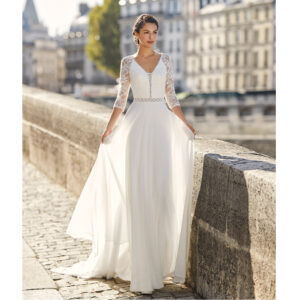 Robe de mariée bohème Walysa collection Alma 2021. robe de mariée dentelle et dos nu fluide alma rosa clara. Essayer boutique mariage paris
