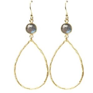 Boucles d'oreille pierre naturelle et pendentif ovale. Bijou bohème chic plaqué or. Disponible dans notre boutique à Paris et en ligne