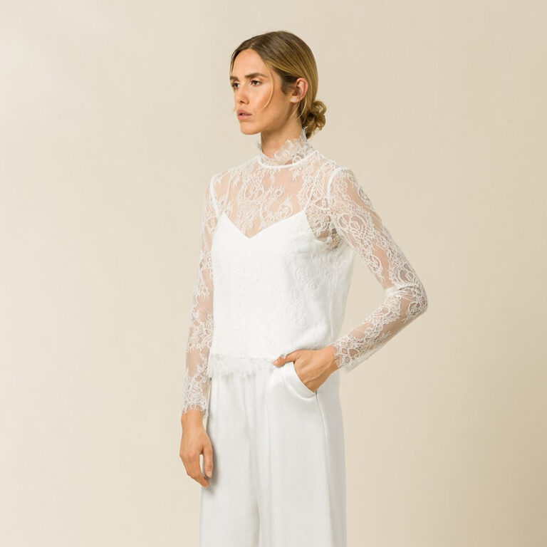 Top dentelle fine manches longues blanc ivoire. Tenue mariée stylée ensemble. Petit prix. Acheter en ligne et boutique Paris