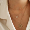 Collier médaille Love plaqué or. Bijou made in france plaqué or doré style rétro. Acheter boutique paris et en ligne