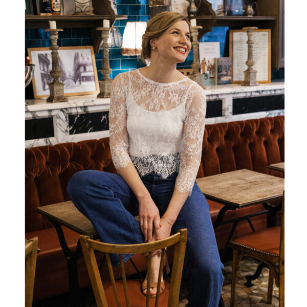 Top de mariée en dentelle blanc ivoire manches longues. Haut mariage civil court. Acheter boutique paris et en ligne