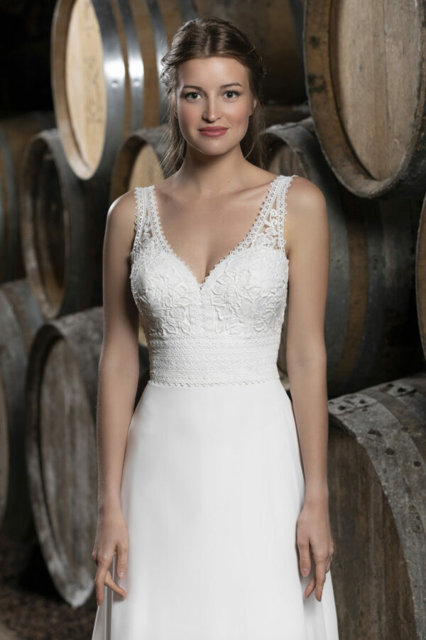 Robe de mariée longue dentelle fleurie Delphine