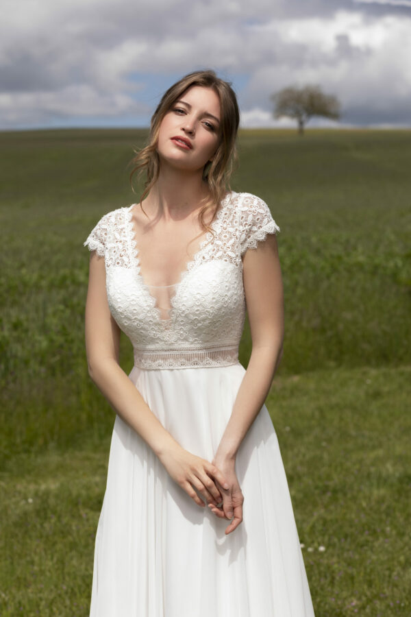 Robe de mariée longue Daniela haut dentelle