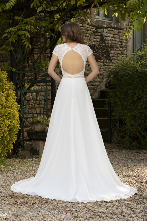 Robe de mariée longue Daphné haut dentelle