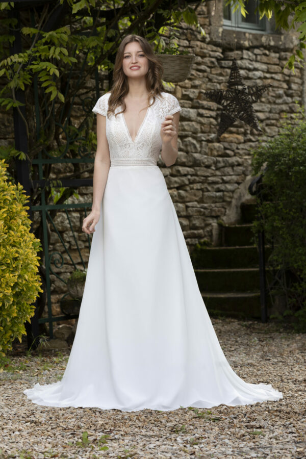 Robe de mariée longue Daphné haut dentelle