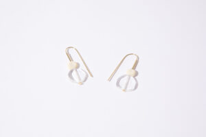 Boucles d'oreille Hop perles ivoire et transparente