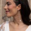Boucles d'oreille pendantes 7 perles argent Rosa Clara. Bijou de mariée stylé et chic pour mariage. Acheter online ou boutique mariage Paris