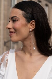 Boucles d'oreille pendantes 7 perles argent Rosa Clara. Bijou de mariée stylé et chic pour mariage. Acheter online ou boutique mariage Paris