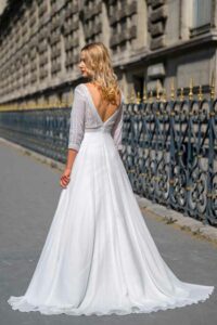 Robe de mariée bohème manches longues Crépuscule d'une nuit d'été. Robe mariage manches trois quart petit prix. Boutique Paris et en ligne