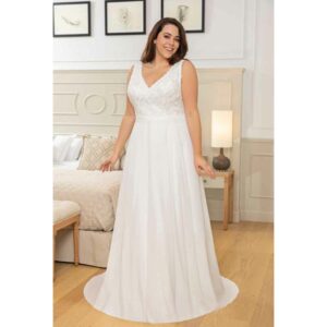 Robe de mariée longue Curvy Star en guipure collection 2023. Robe de mariée champêtre bohème. Essayer boutique mariage Paris