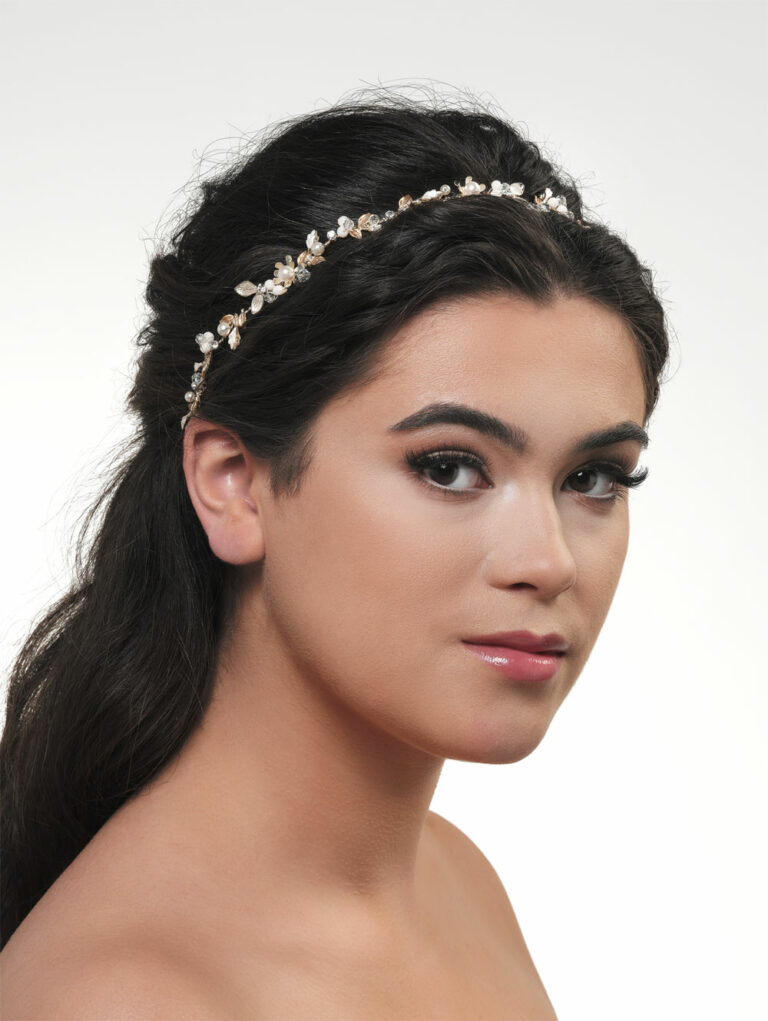 Tiare de mariée base dorée feuilles et perles fines. Accessoire de cheveux mariage doré ou argenté. Achat en ligne ou boutique paris