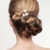Pic à chignon de mariée fleurs et perles. Accessoire de cheveux mariage. Achat en ligne ou boutique mariage paris coiffure