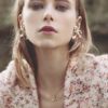 Collier façon fleur de pensée par créatrice Elise Tsikis. Bijou plaqué or doré végétal. Acheter boutique bijoux Paris et en ligne