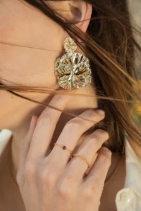 boucles d'oreille pensée par Kariboo. Bijou made in france plaqué or. Boucles d'oreille dorées. Acheter boutique paris et en ligne