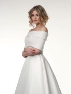 Echarpe étole blanc ivoire Poirier en tulle. Châle, boléro, étole, cape mariée blanche accessoire. Acheter boutique mariage Paris. En ligne.
