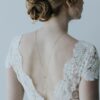Collier de dos réglable doré cristaux et perles fin et délicat pour robe de mariée. Accessoire mariage perle. Acheter boutique Paris et en ligne