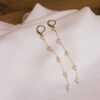 Boucles d'oreille pendantes 5 perles. Bijou mariage petit prix. Accessoire de mariée. Acheter en ligne eshop et boutique showroom Paris