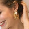 Boucles d'oreille mobiles dorées Gingko. Bijou mariage petit prix. Accessoire de mariée. Acheter en ligne eshop et boutique showroom Paris