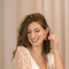 Boucles d'oreille mobiles dorées Gingko. Bijou mariage petit prix. Accessoire de mariée. Acheter en ligne eshop et boutique showroom Paris