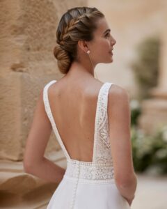Robe de mariée Hira, nouvelle collection Alma Novia 2025. Essayage boutique mariage Paris showroom RDV