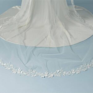 Voile de mariée en tulle avec fleurs brodées. accessoire de mariée . Acheter boutique mariage Paris. Eshop mariage en ligne