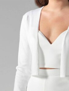 Cardigan blanc ivoire Poirier en tulle. Châle, boléro, étole, cape mariée blanche accessoire. Acheter boutique mariage Paris. En ligne.