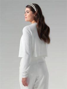 Cardigan blanc ivoire Poirier en tulle. Châle, boléro, étole, cape mariée blanche accessoire. Acheter boutique mariage Paris. En ligne.