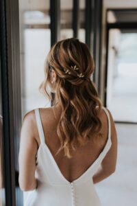 Pics à chignon Java petites feuilles métallisées et perles. Accessoire cheveux. Acheter boutique bijoux Paris et en ligne.