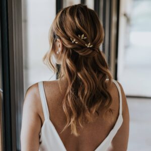 Pics à chignon Java petites feuilles métallisées et perles. Accessoire cheveux. Acheter boutique bijoux Paris et en ligne.